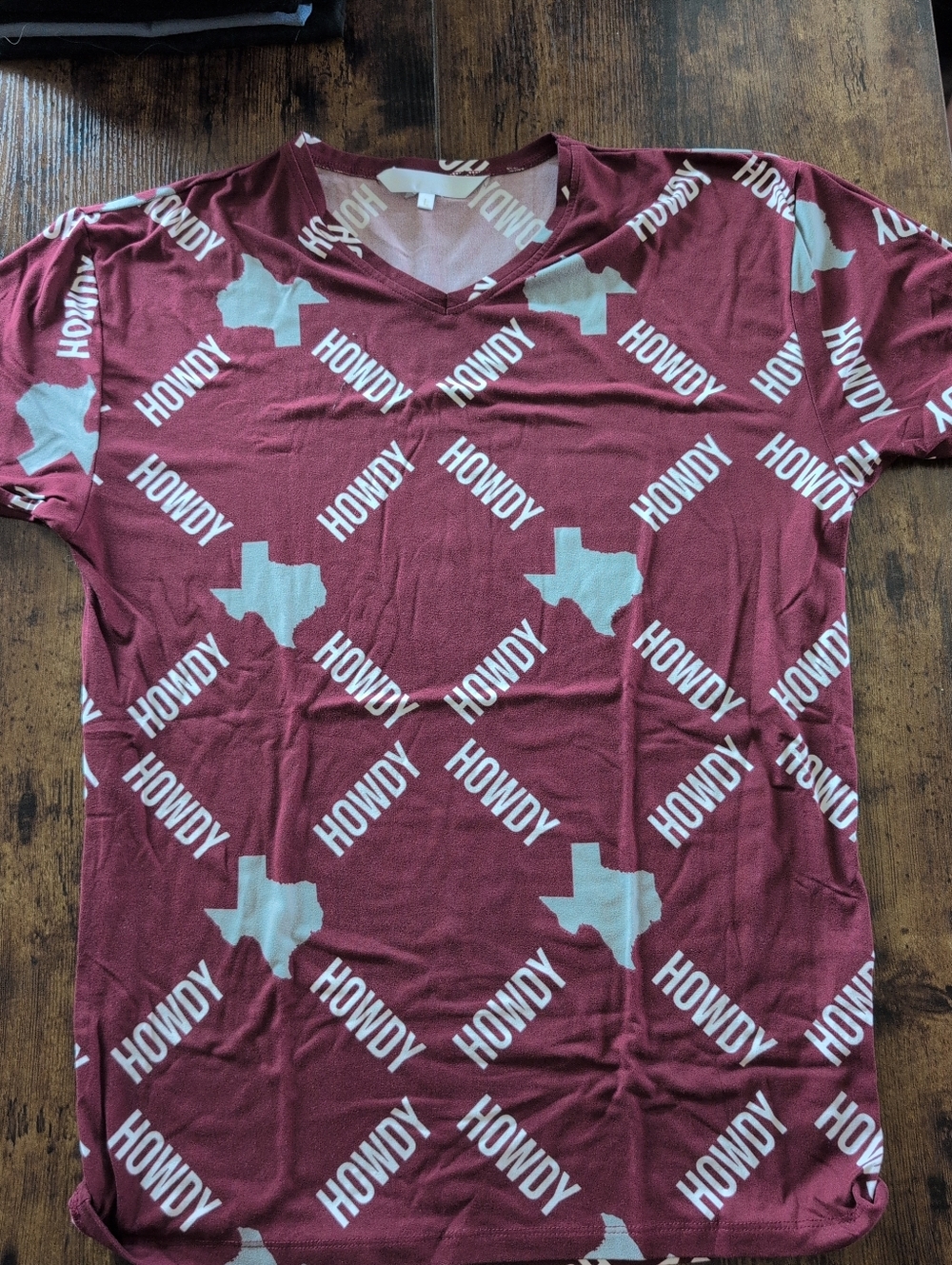 Maroon 'Howdy' Graphic Tee with Texas Print Aggies